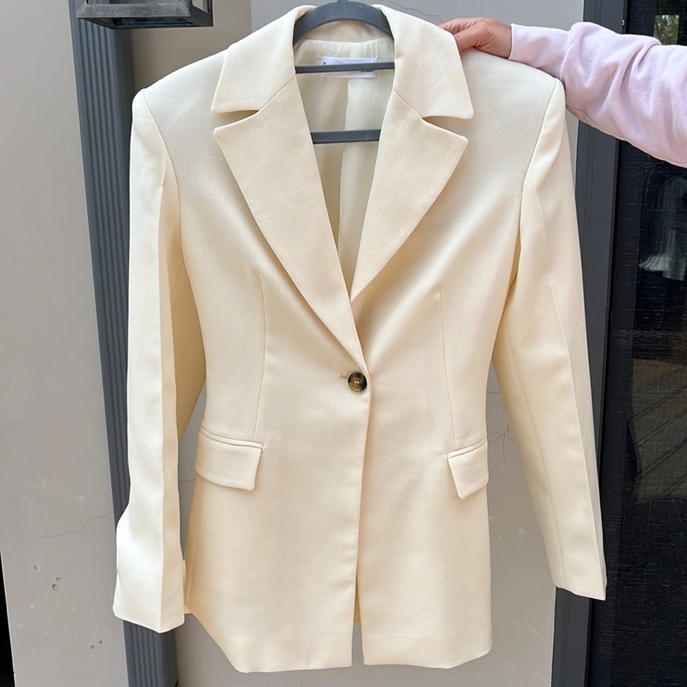 Mango, crème-colored, shoulder padded, fitted waist blazer